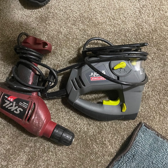 Power drill, and a jig saw. - Picture 1 of 4